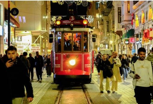 İBB açıkladı: İstiklal Caddesi’ndeki nostaljik tramvaylar değişiyor