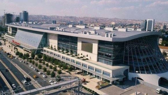 Devlet en büyük kiracı oldu