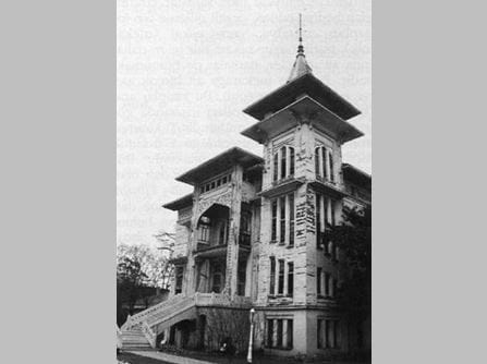 GÖSTERİŞLİ KÖŞKLERİN KADERİ / Arif Atılgan