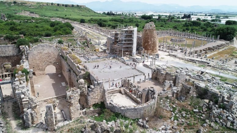 Perge’nin stadyum arenası ayağa kaldırıldı