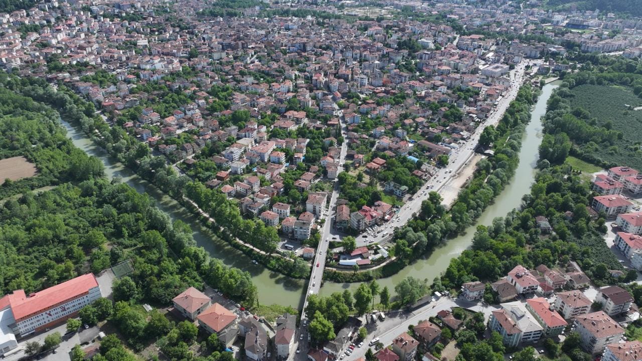 Su tanrısını kızdırmaya gelmez: Bartın ayakta / Tezcan Karakuş Candan