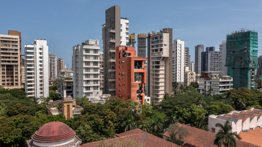 Mumbai’de 12 katlı tuğla cepheli konut…