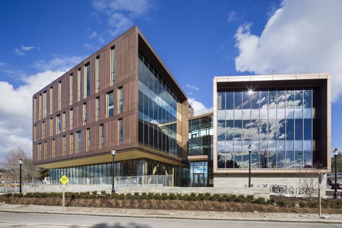 Massachusetts Üniversitesi Amherst Tasarım Binası