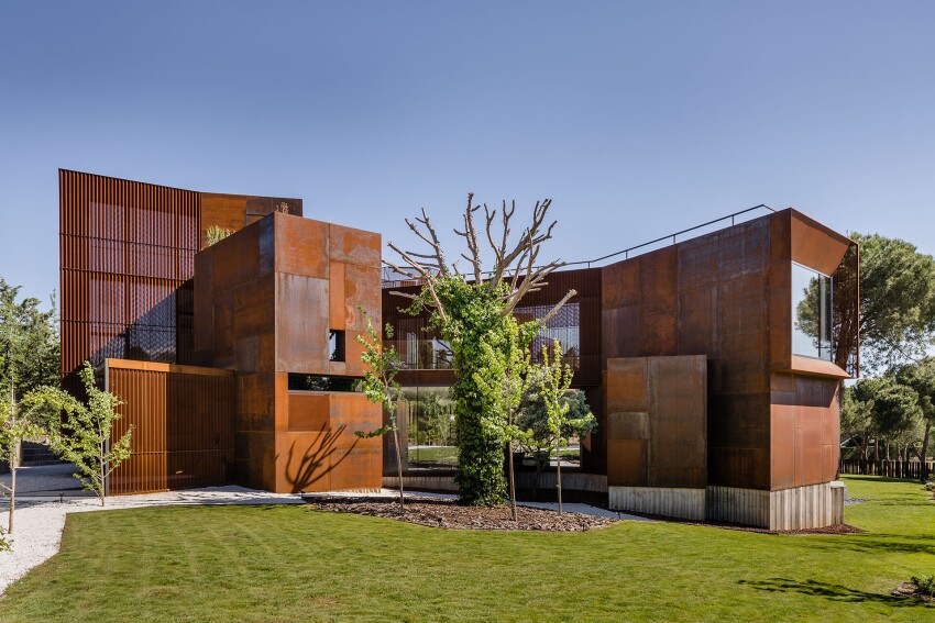 Çatallanan Yollar Evi