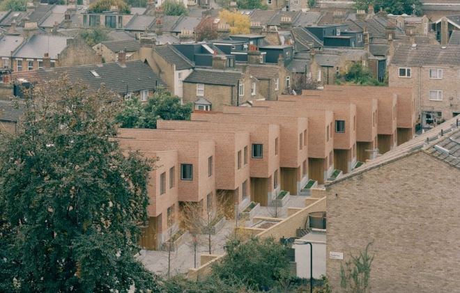 “Mütevazı ve öncü” Hackney konut projesi 2024 Neave Brown Ödülü’nü kazandı