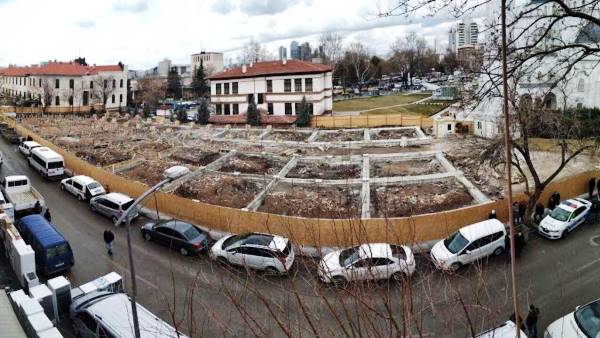 Ankara’da Ermeni mezarlığı üzerine yapılacak geçici dükkan projesi iptal edildi