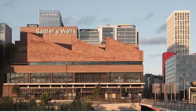 Stratford’un endüstriyel geçmişi referanslı dans salonu…