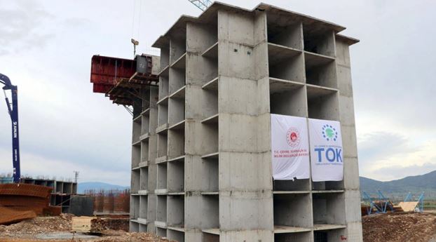 TOKİ, yurt yerine camii yapıyor