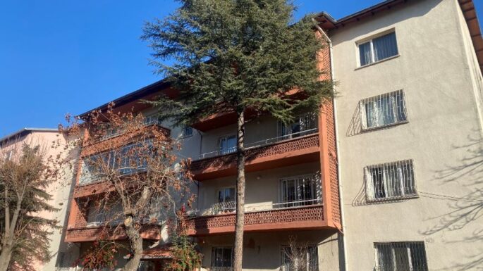 “Sıra Dışı Konut Yapıları: İsrail Evleri (Dikmen Yapı Kooperatifi)”
