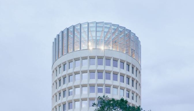 Paris’teki Brutalist bir kuleye yeni bir hayat…