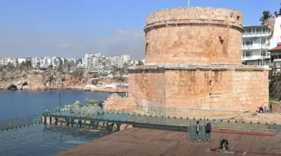 Hıdırlık Kulesi’nde arkeolojik buluş…