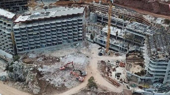 Çevre Bakanlığı ‘Yıkın’ talimatı verdi Marmaris Belediyesi ‘Yargı süreci devam ediyor’ dedi: Sinpaş bilmecesi