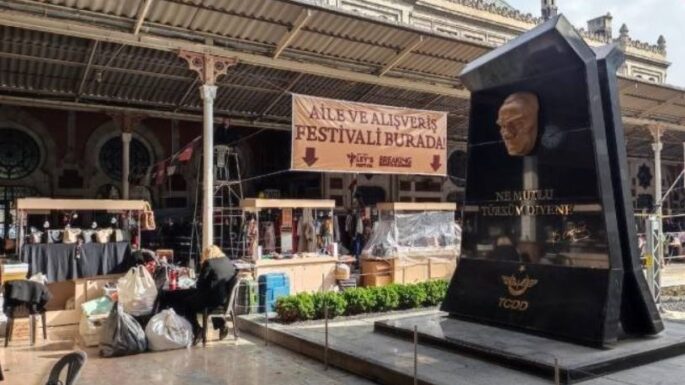 TCDD’den alınıp kültürel etkinlikler için Kültür ve Turizm Bakanlığı’na devredilen tarihi Sirkeci Garı’ndaki ‘dönüşüm’ tepki çekti