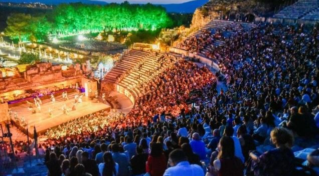 Dünya yıldızları, Efes Antik Tiyatrosu’nda sahneye çıkacak