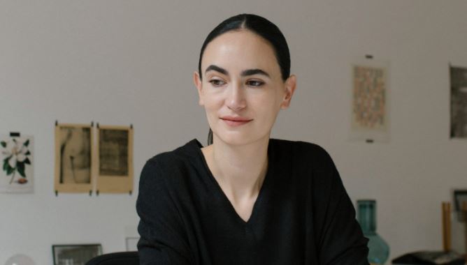 Frida Escobedo: “Uzmanlaşmaya inanmıyorum”