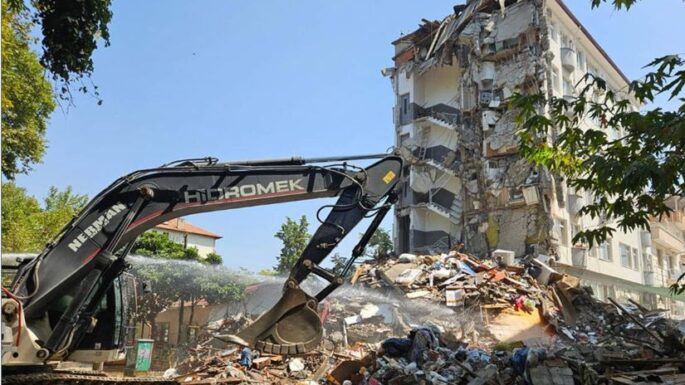 Balıkesir’deki deprem: 729 binadaki 1036 bağımsız bölüm ağır hasarlı veya yıkık