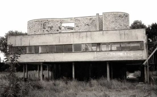 Villa Savoye: Le Corbusier’in Mimariyi Sonsuza Dek Değiştiren Devrimci Başyapıtı/Luca Moretti