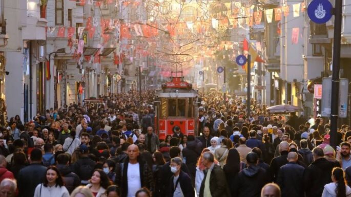 Dünyanın bütün Beyoğlulularına / İnan Güney