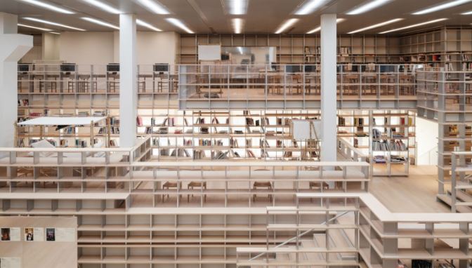 Kazunari Sakamoto, Chanel için Şanghay müzesinde bir sanat kütüphanesi oluşturdu.