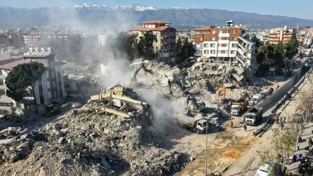 Deprem skandalı: MADO’nun sahiplerini aklayan, tamamen aynı isimlerden kurulu bilirkişi heyeti, bu kez de Merkez Market’i “kusursuz” buldu, kolon kesme kanıtları yok sayıldı