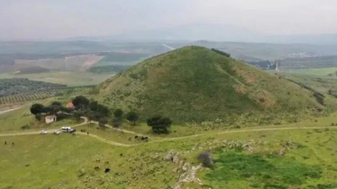 Tümülüsleri, geleceğe ulaştırmak için kurgulanan projede yer alan uzmanlarla konuştuk: ‘Amaç korumak ve kente katmak’