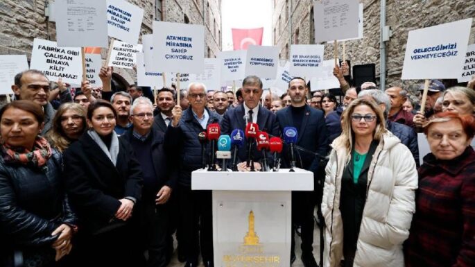 İzmir’in tarihine el konuldu: Kamusal binalar hedefte
