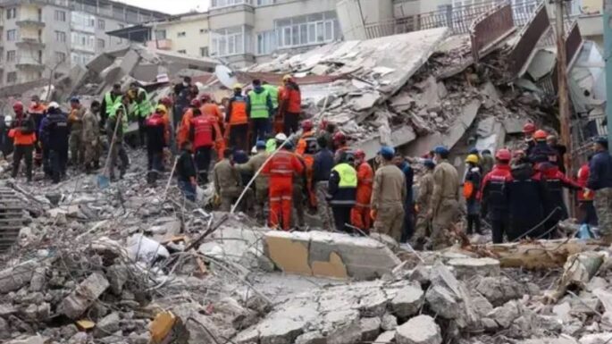 Nusret Bey Apartmanı davasında karar: 2 kamu görevlisine 7 yıl 6 ay ile 8 yıl 4 ay arasında hapis cezası