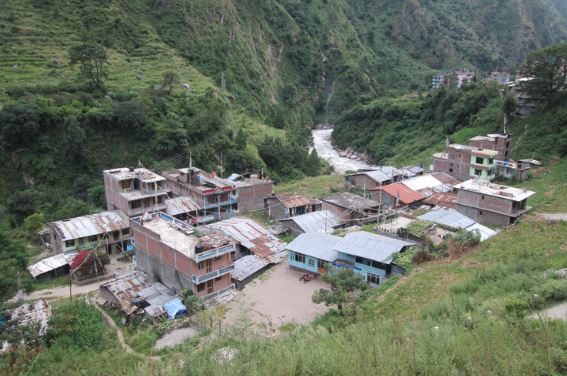 Himalayalardaki Buzulların Çökmesi Nepal'de Ani Sellere ve Altyapı Yıkımına Yol Açtı