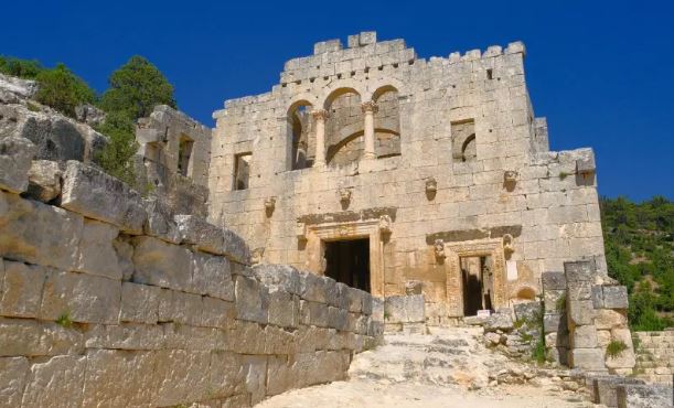 Mersin'de bulunan ve UNESCO Dünya Mirası Geçici Listesinde yer alan Alahan Manastırı, zamana direniyor.