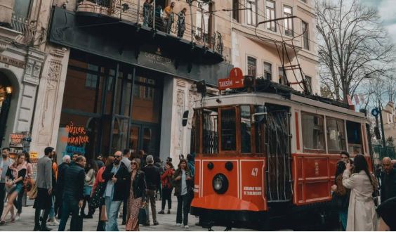 İstiklal'in istiklali için iki güzel adım
