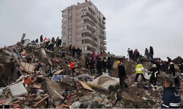 Depremde yıkılan Tutar Yapı Sitesi bilirkişi raporu: Belediye kusurlu, sorumlu personel belirsiz