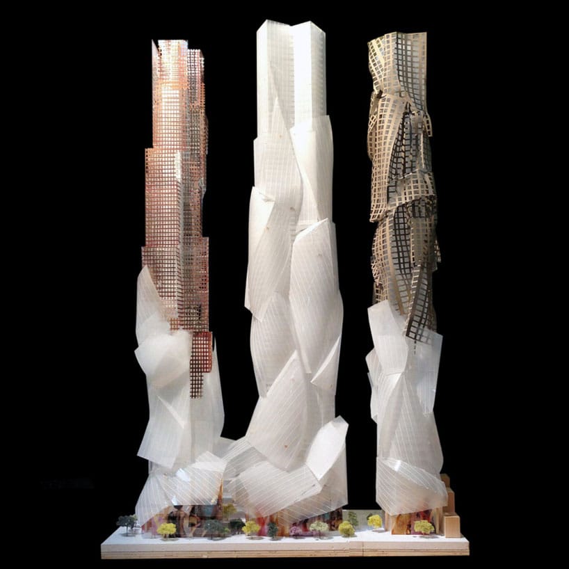 Gehry ve Mirvish bir cam podyum üzerinde yükselen kulelerin oluşturduğu üçlü bir kompleks inşa etmeyi planlıyorlar.