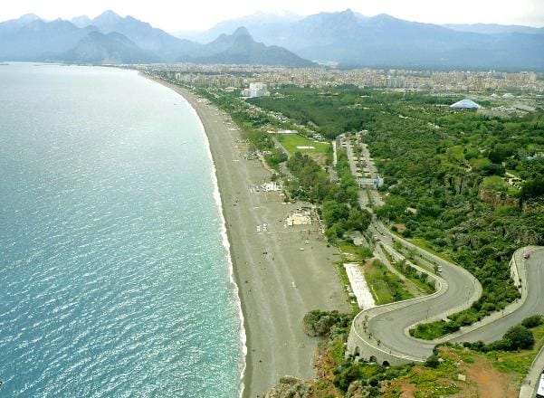 Dünyaca ünlü Konyaaltı sahili ihaleye çıkıyor