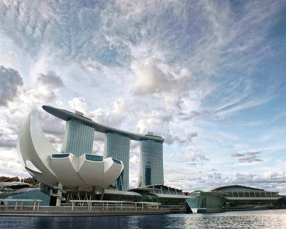 Architecture-of-ArtScience-Museum
