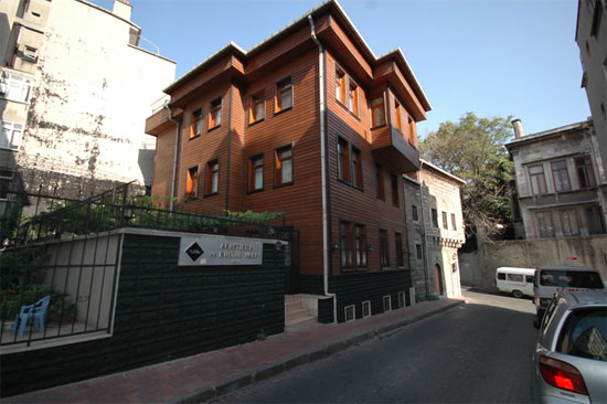 aksaray horhor'da vakıf binası aksaray hohor'da vakıf binası