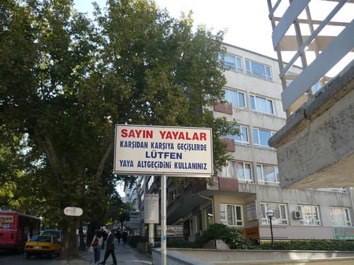 Ankara’da engelliler için (!) bir yaya geçidi