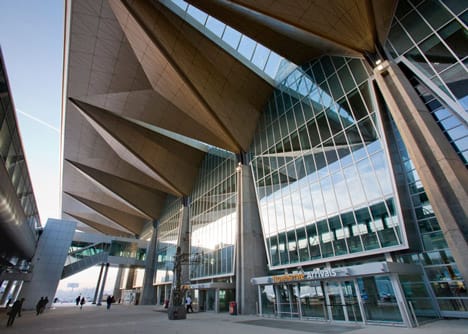 Pulkovo-International-Airport-terminal-by-Grimshaw-_dezeen_15