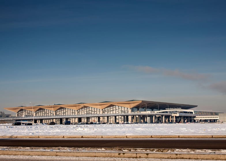 Pulkovo-International-Airport-terminal-by-Grimshaw-_dezeen_ss_26