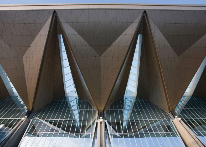 Pulkovo-International-Airport-terminal-by-Grimshaw-_dezeen_ss_8