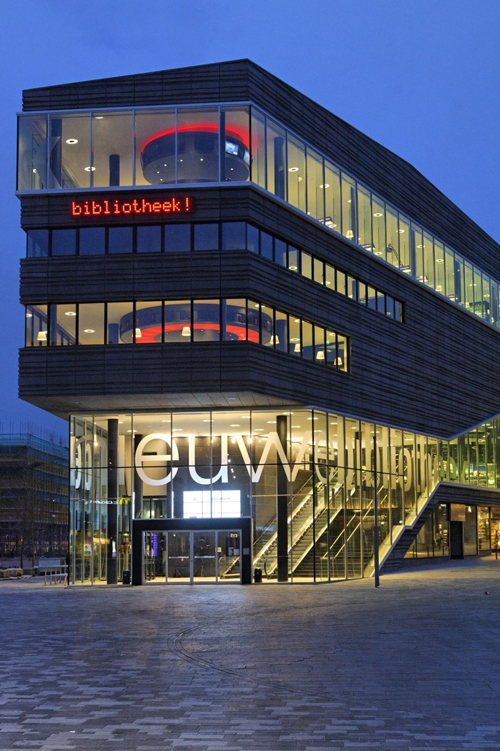 Almere Kütüphanesi