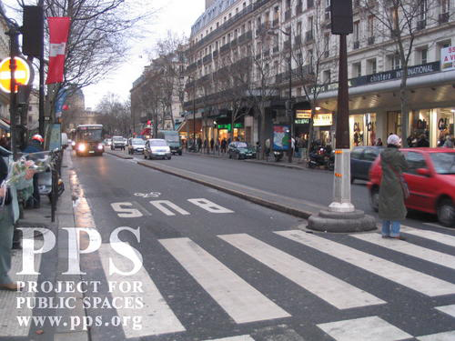 dedicated-bus-lane-in-paris.jpg