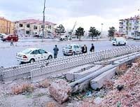 10 yıldır üst geçidi bekliyorlar