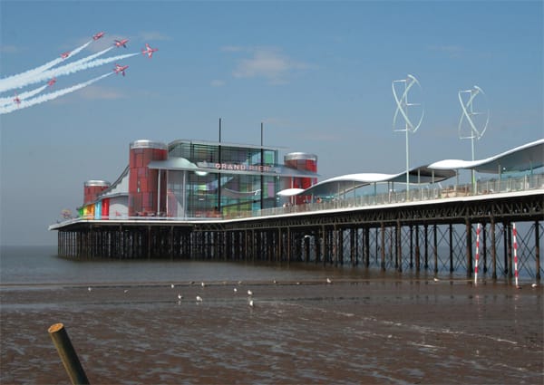 Weston-super-Mare’de zafer Angus Meek’in