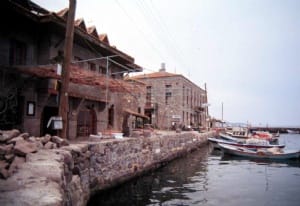 Taş evlere turist ilgisi