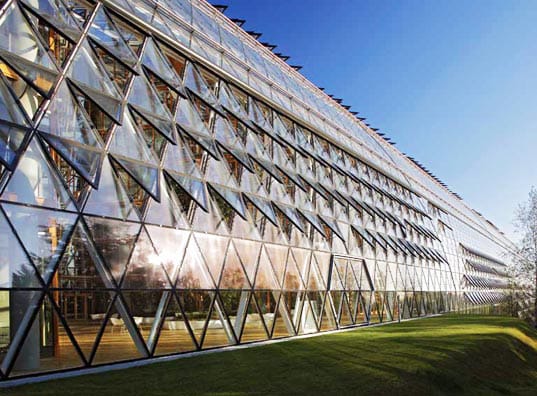 Cam cepheli ofis, yeşil mimarlık ödülü aldı