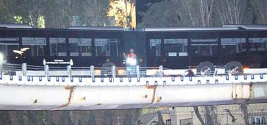 Metrobüsün ilk kazası…