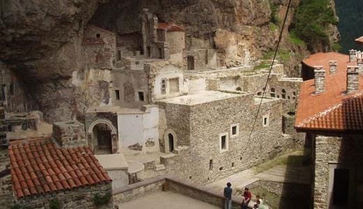 tarihi-manastir.jpg