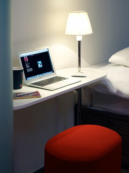 CitizenM-25