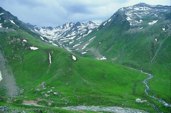 Hayatta en hakiki mürşit ranttır