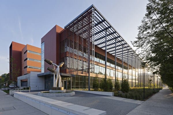 Illinois Üniversitesi Elektrik ve Bilgisayar Mühendisliği Binası
